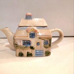 Vintage Miniature Porcelain Cottage Teapot With Removable Lid Mini
